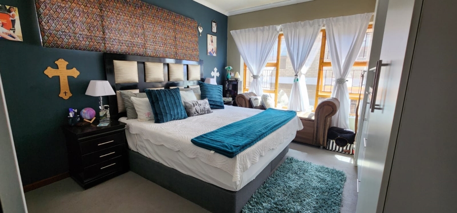 6 Bedroom Property for Sale in Noorsekloof Eastern Cape